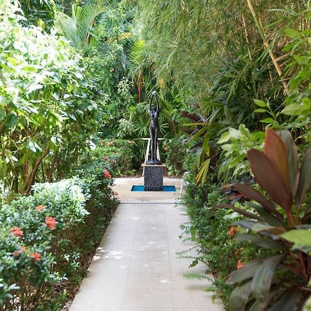 Апарт отель Martinique On Macrossan Порт Дуглас Экстерьер фото